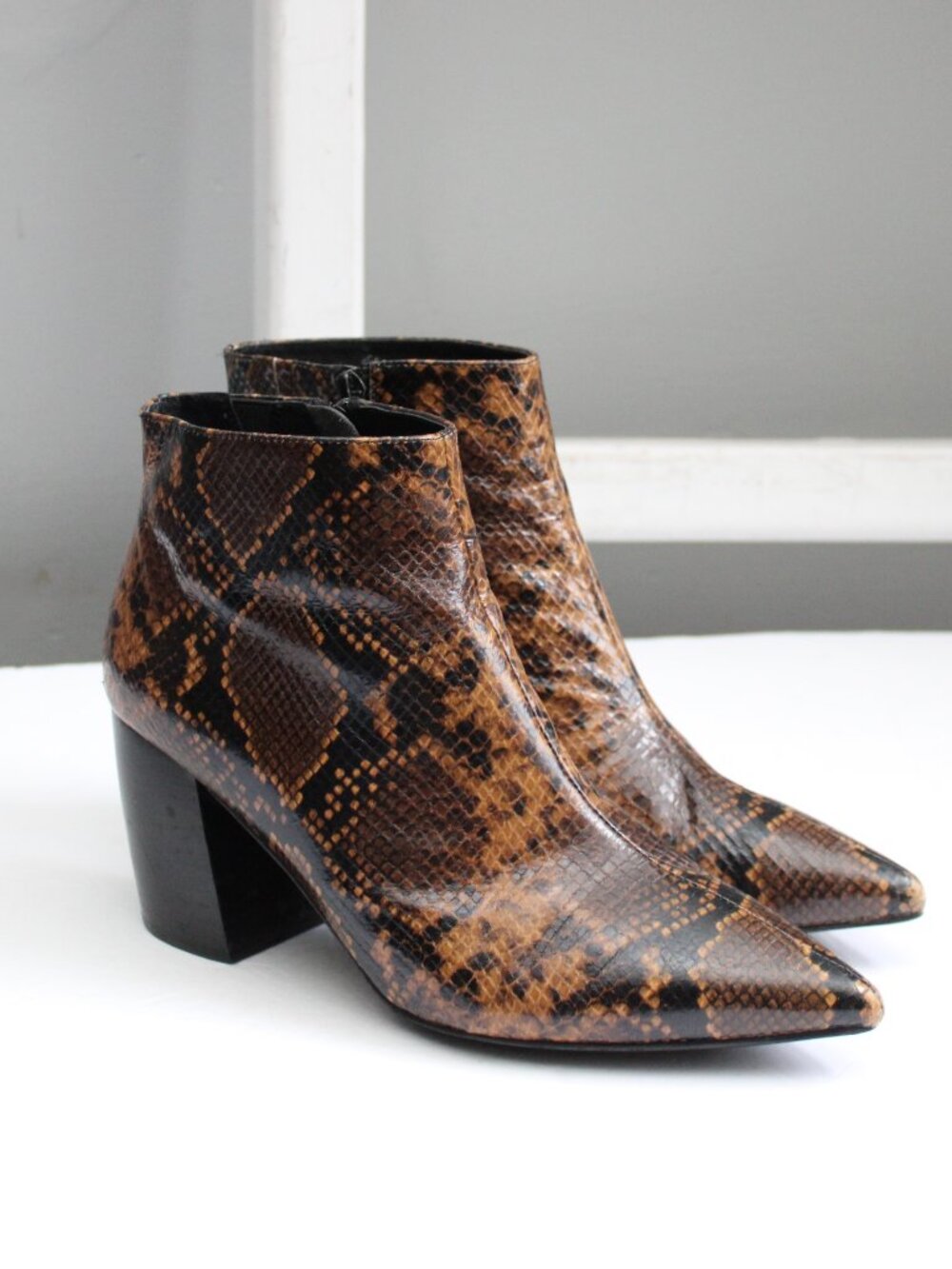 Jeffrey Campbell Final Brown Snake Leather Ankle Boots Block Heel Booties sz 8.5